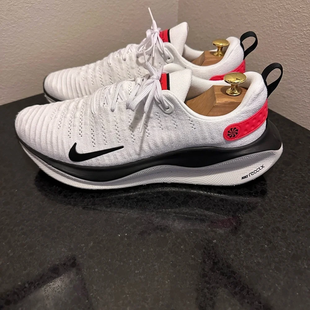 Nike InfinityRN 4 Men's Road Running Shoes (DR2665-100, White/Platinum,Crimson) - Picture 3 of 5